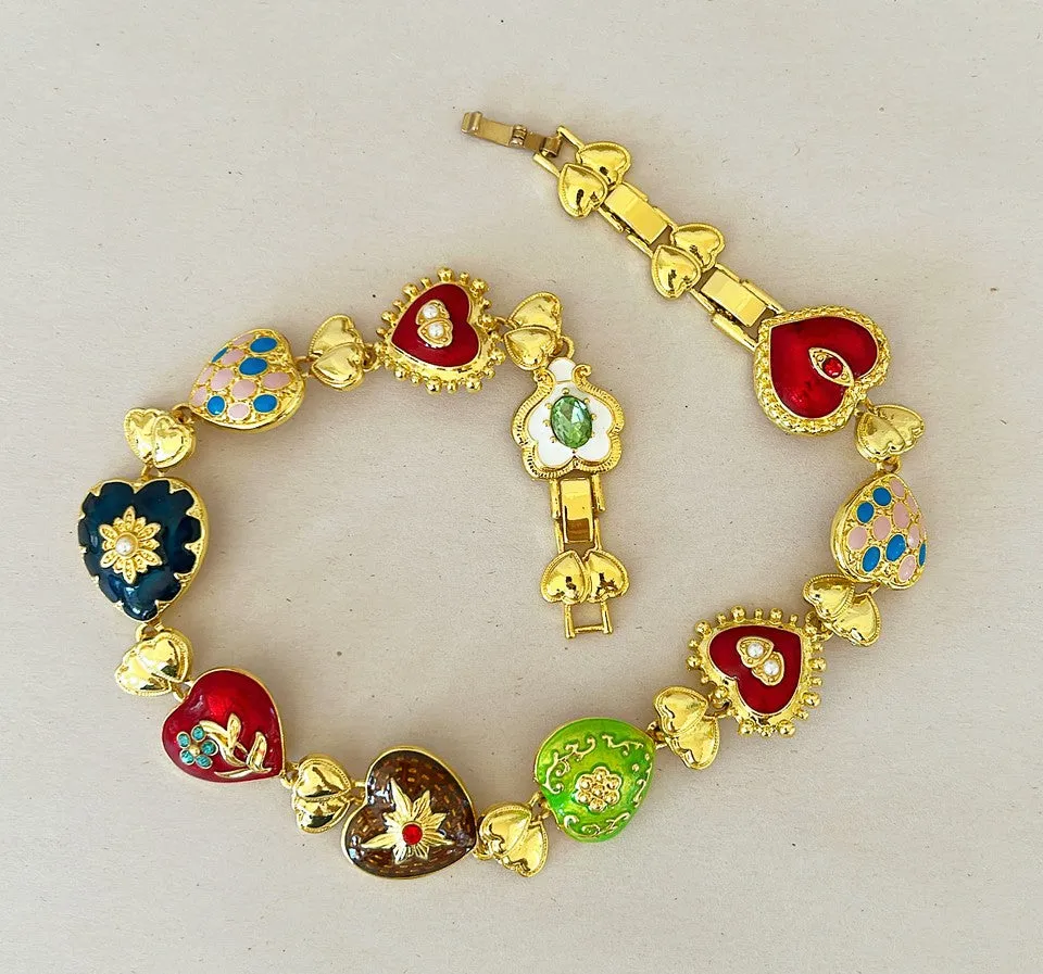 Adorable couture style heart link style necklace