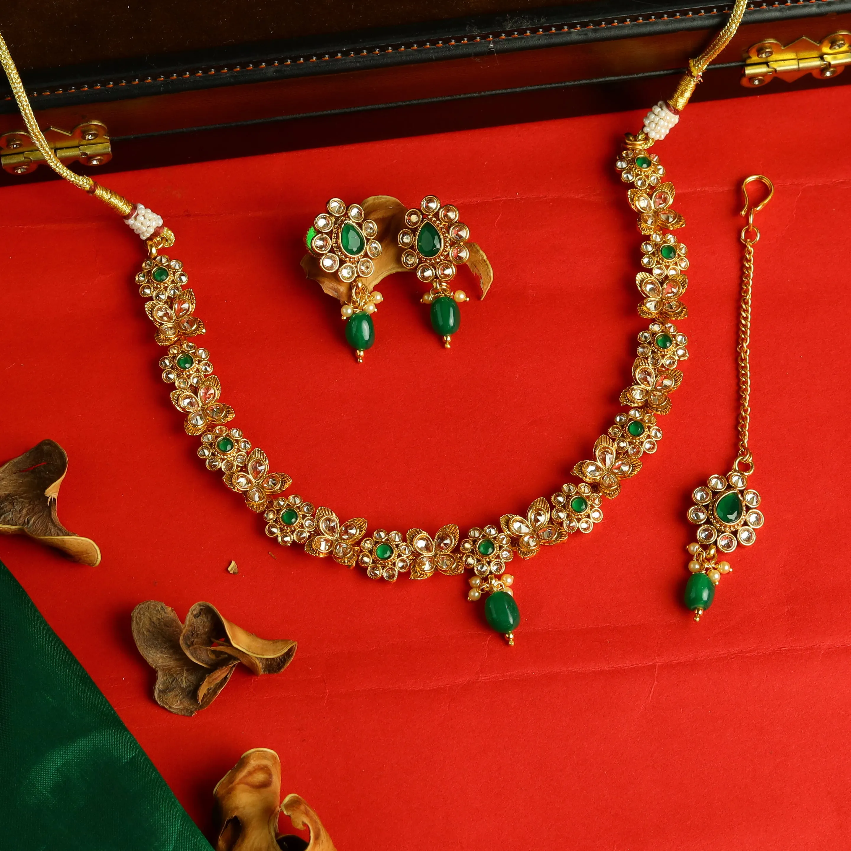 Green Gold Look Necklace Set 7843-1571