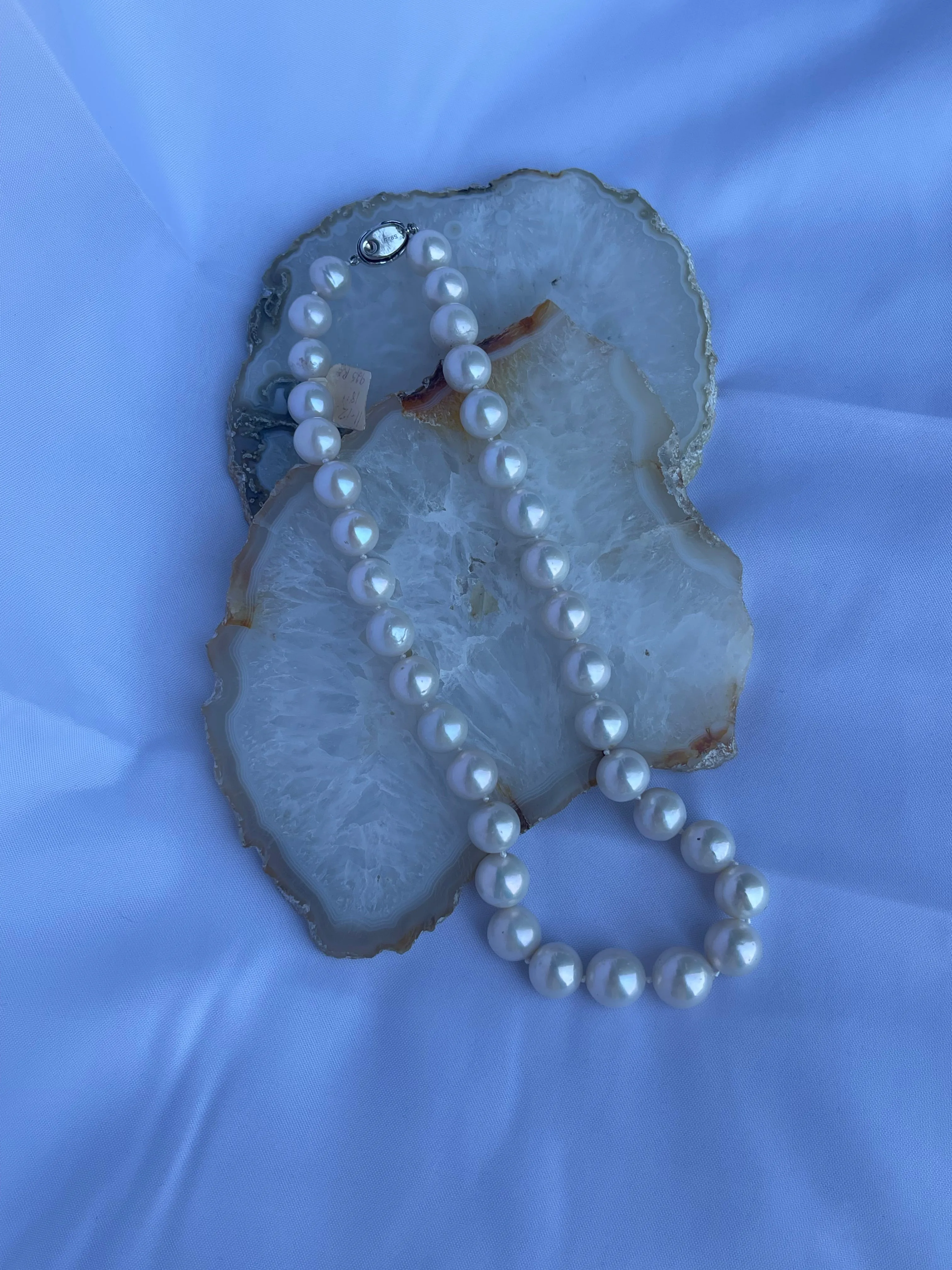 Knotted Freshwater Strand