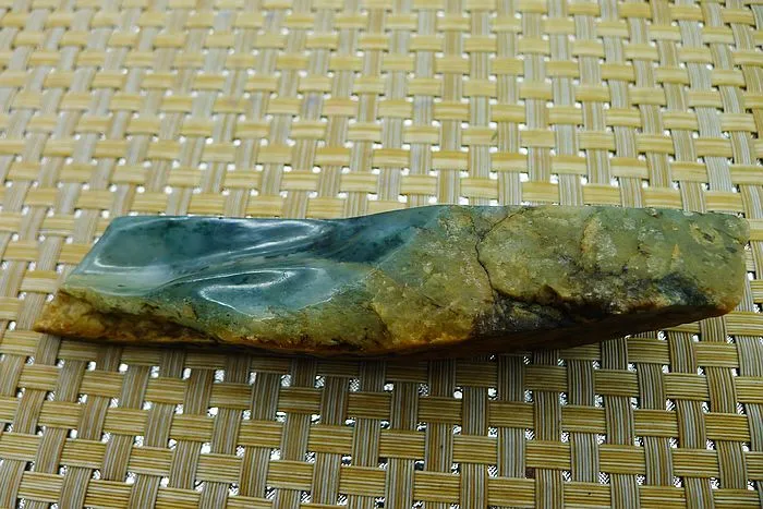 Natural Jade Rough Jadeite Raw (156g,12.8X2.1X2.2cm)