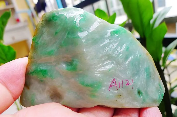 Natural Jade Rough Jadeite Raw (172g,9X5.7X2cm)