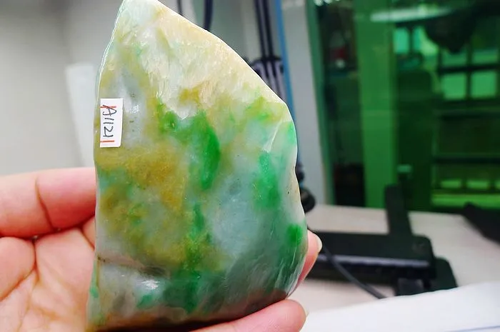 Natural Jade Rough Jadeite Raw (172g,9X5.7X2cm)