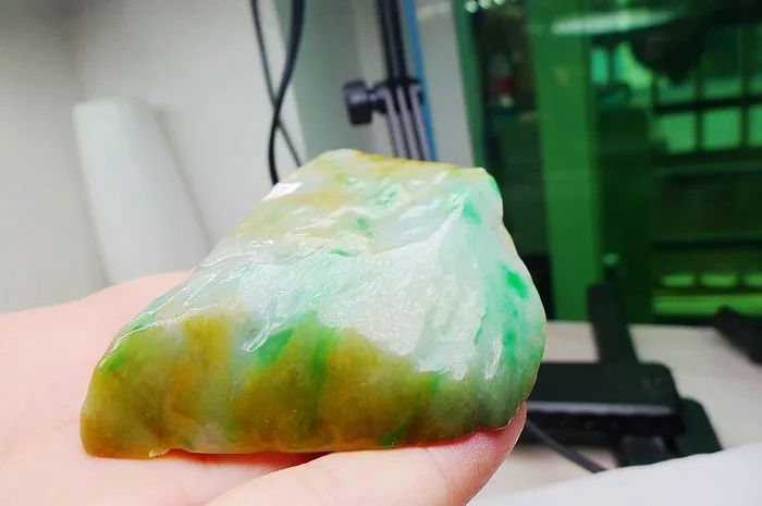 Natural Jade Rough Jadeite Raw (172g,9X5.7X2cm)