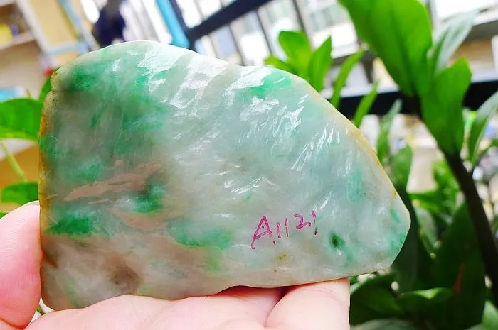 Natural Jade Rough Jadeite Raw (172g,9X5.7X2cm)