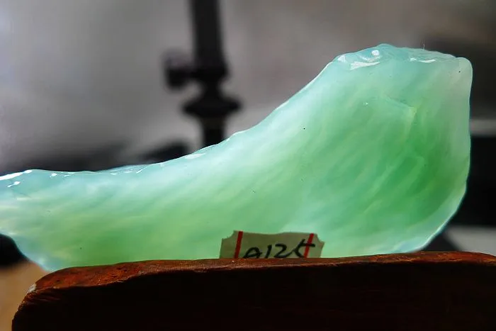 Natural Jade Rough Jadeite Raw (18.8g,5.9X2.4X0.8cm)