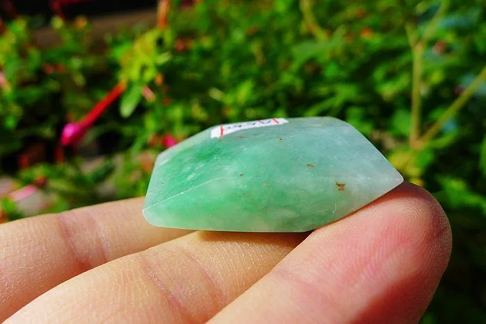 Natural Jade Rough Jadeite Raw (18g,3.2X2.3X1.1cm)