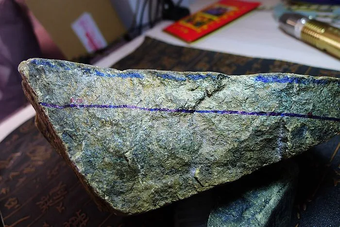 Natural Jade Rough Jadeite Raw (2.16kg,19X13.8X6.3cm)