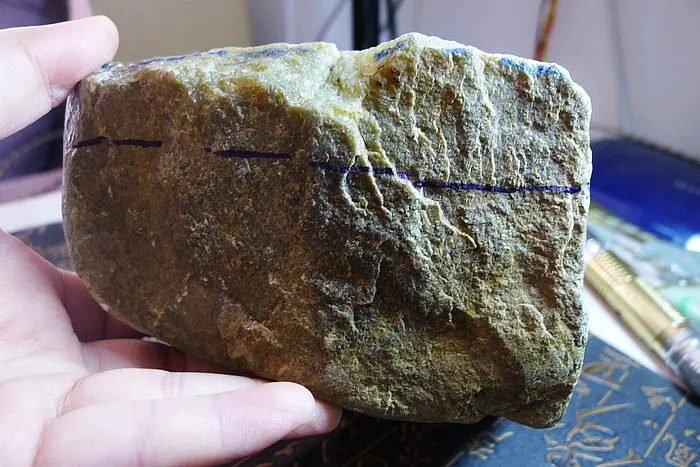 Natural Jade Rough Jadeite Raw (2.16kg,19X13.8X6.3cm)