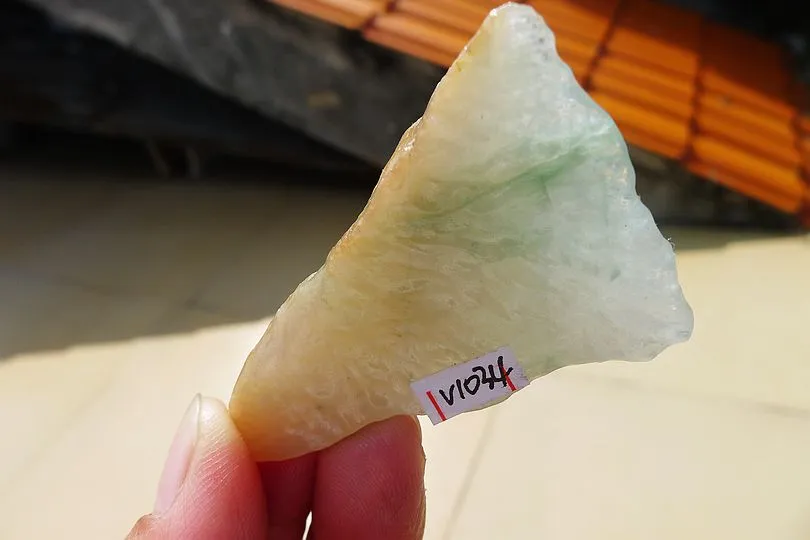 Natural Jade Rough Jadeite Raw (34g,5.5X3.X1.8cm)