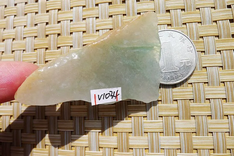 Natural Jade Rough Jadeite Raw (34g,5.5X3.X1.8cm)