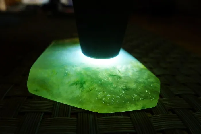 Natural Jade Rough Jadeite Raw (47g,6.6X4.2X0.7cm)