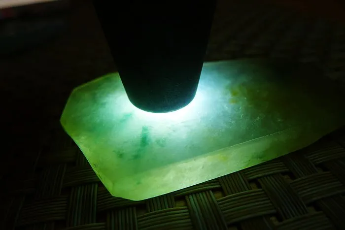 Natural Jade Rough Jadeite Raw (47g,6.6X4.2X0.7cm)