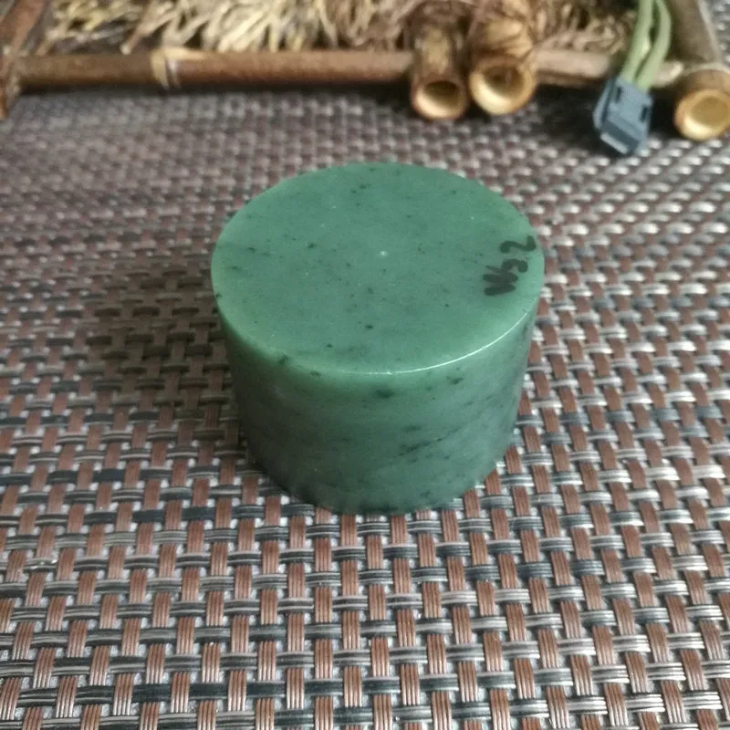 Natural Kunlun Jade Rough Nephrite Raw (205g,5.1X3.5cm)
