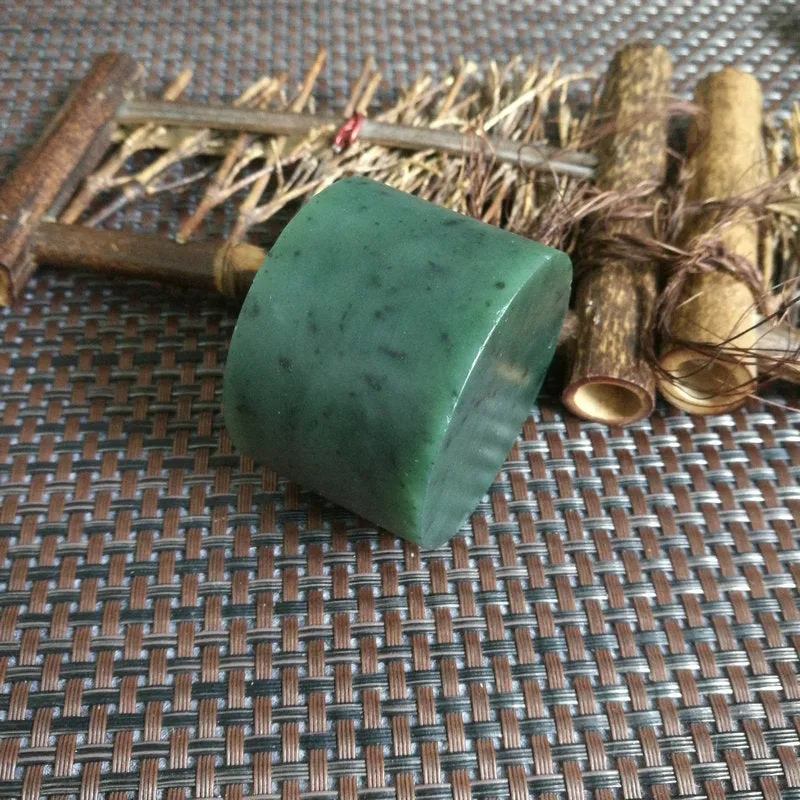 Natural Kunlun Jade Rough Nephrite Raw (205g,5.1X3.5cm)