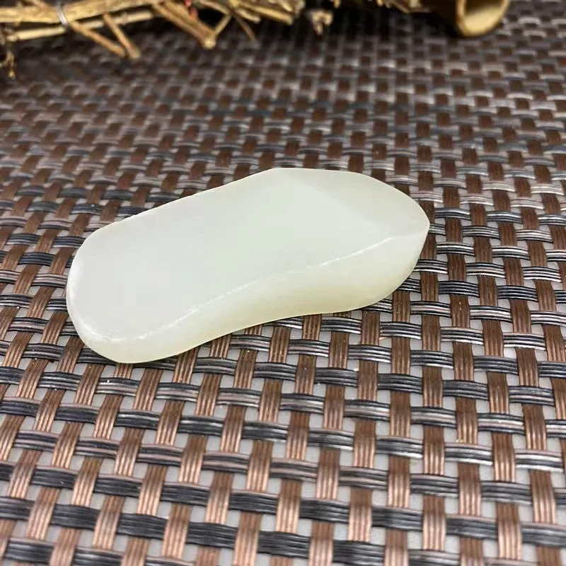Natural Kunlun Jade Rough Nephrite Raw (27g,5.1X1.9X1.3cm)
