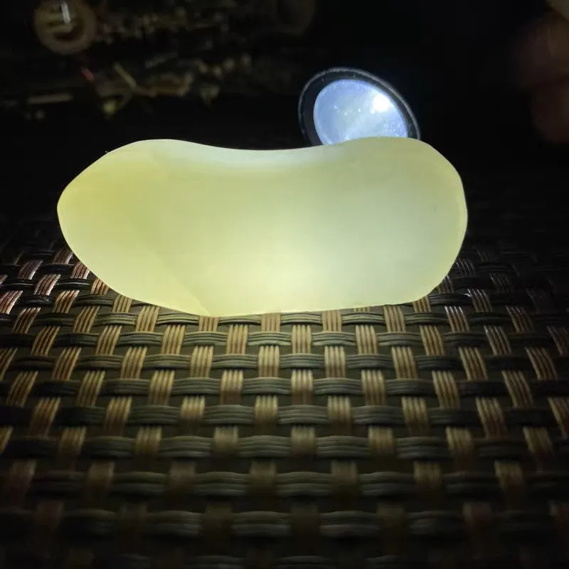 Natural Kunlun Jade Rough Nephrite Raw (27g,5.1X1.9X1.3cm)