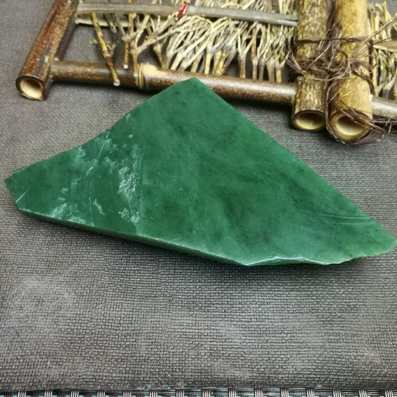 Natural Siberian Jade Rough Nephrite Raw (366g, 10x8.5x2.5cm)
