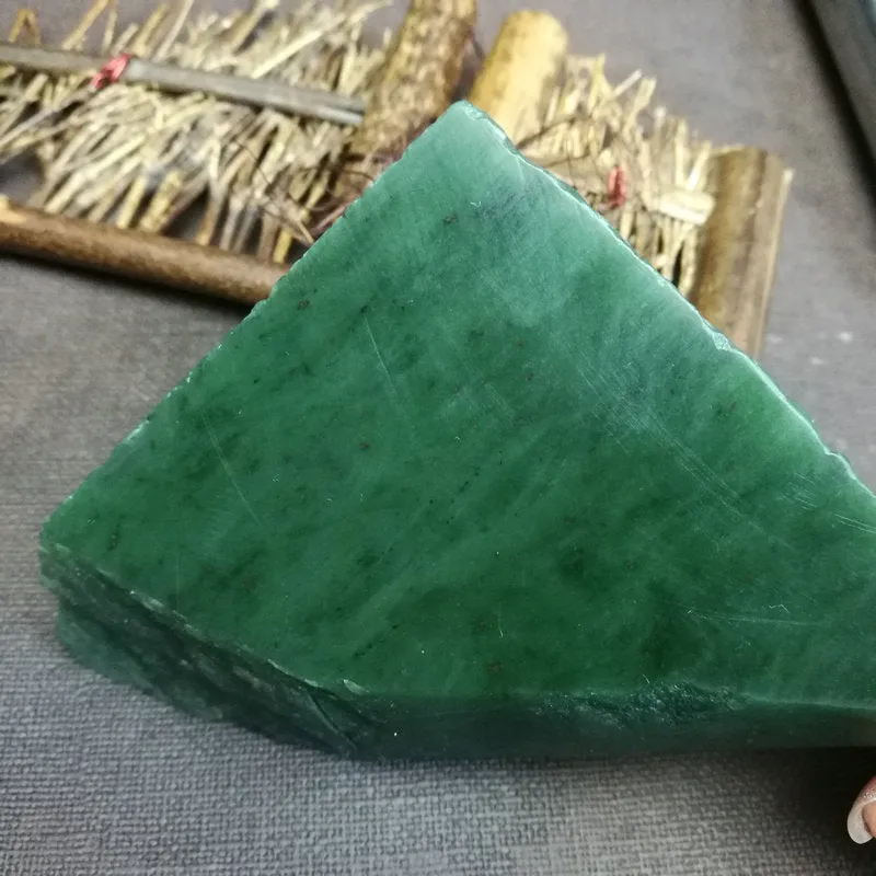 Natural Siberian Jade Rough Nephrite Raw (366g, 10x8.5x2.5cm)
