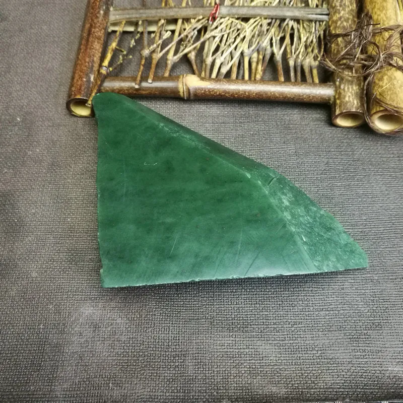 Natural Siberian Jade Rough Nephrite Raw (366g, 10x8.5x2.5cm)