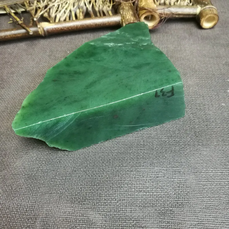 Natural Siberian Jade Rough Nephrite Raw (366g, 10x8.5x2.5cm)