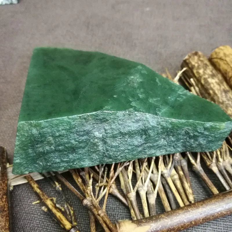 Natural Siberian Jade Rough Nephrite Raw (366g, 10x8.5x2.5cm)