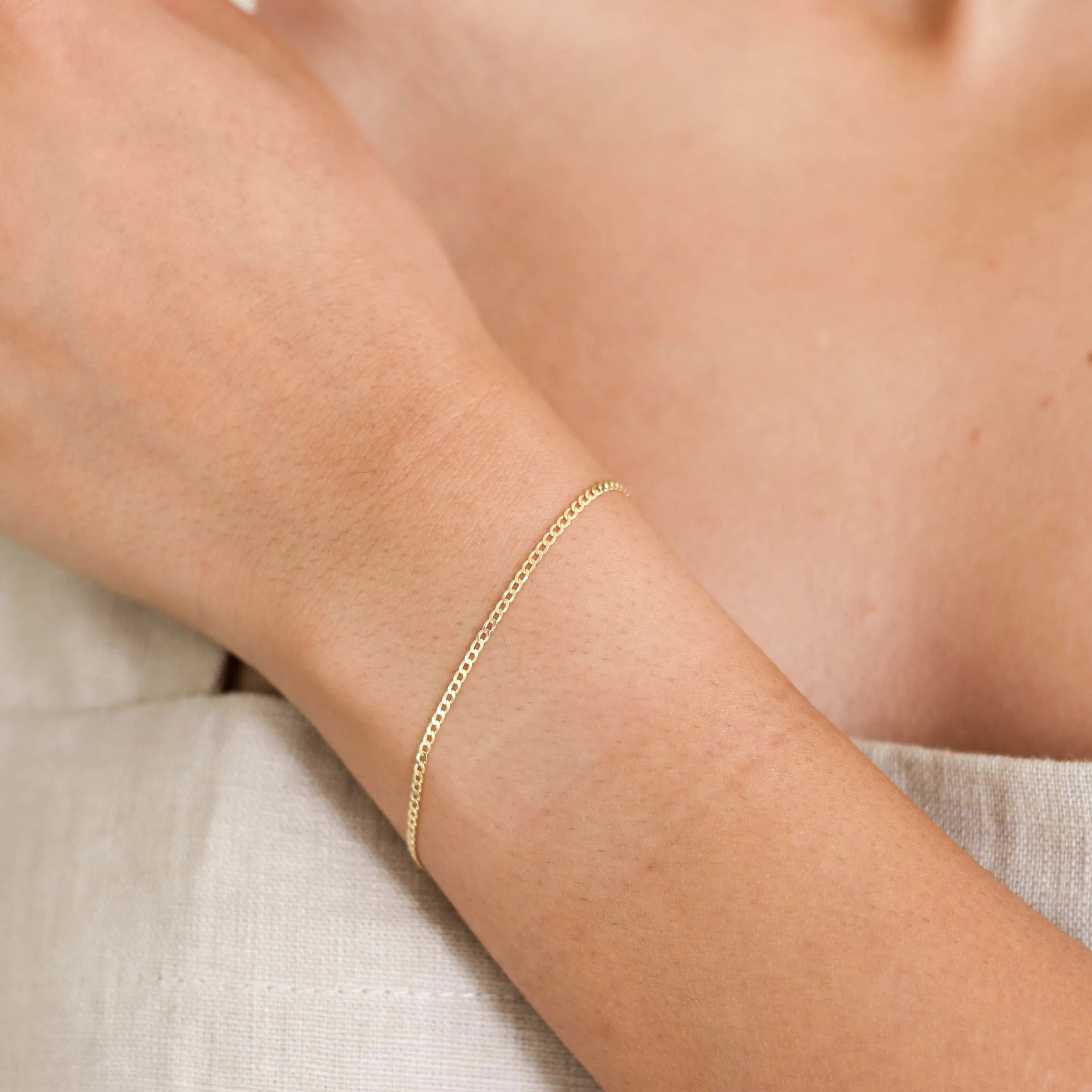 Thin Curb Link Bracelet